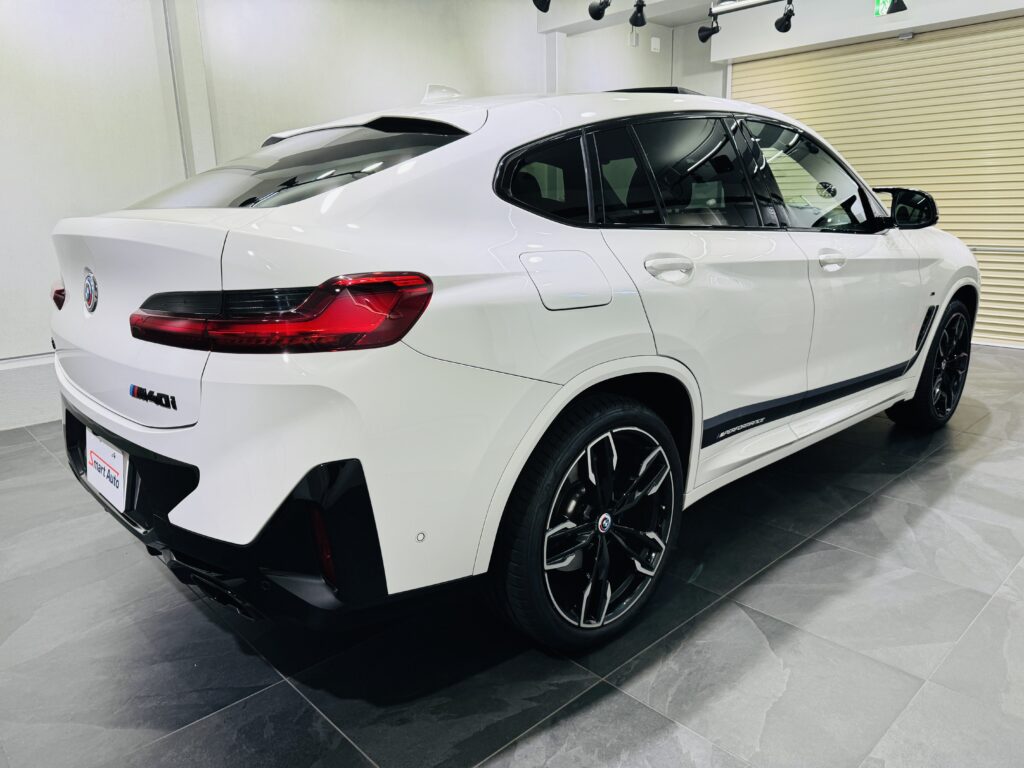 2022年式 BMW X4 M40i を買い取らさせて頂き、販売車に追加しました。