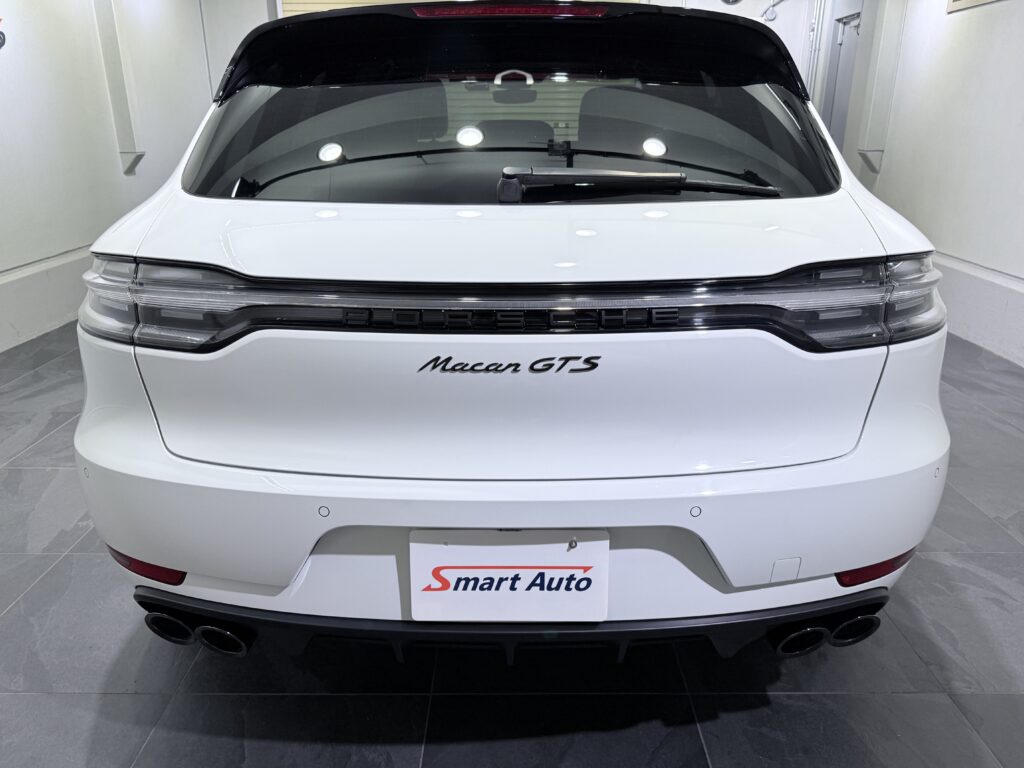 2021年式 ポルシェ マカン GTS / PDK をお買取させて頂き、販売車に追加しております。