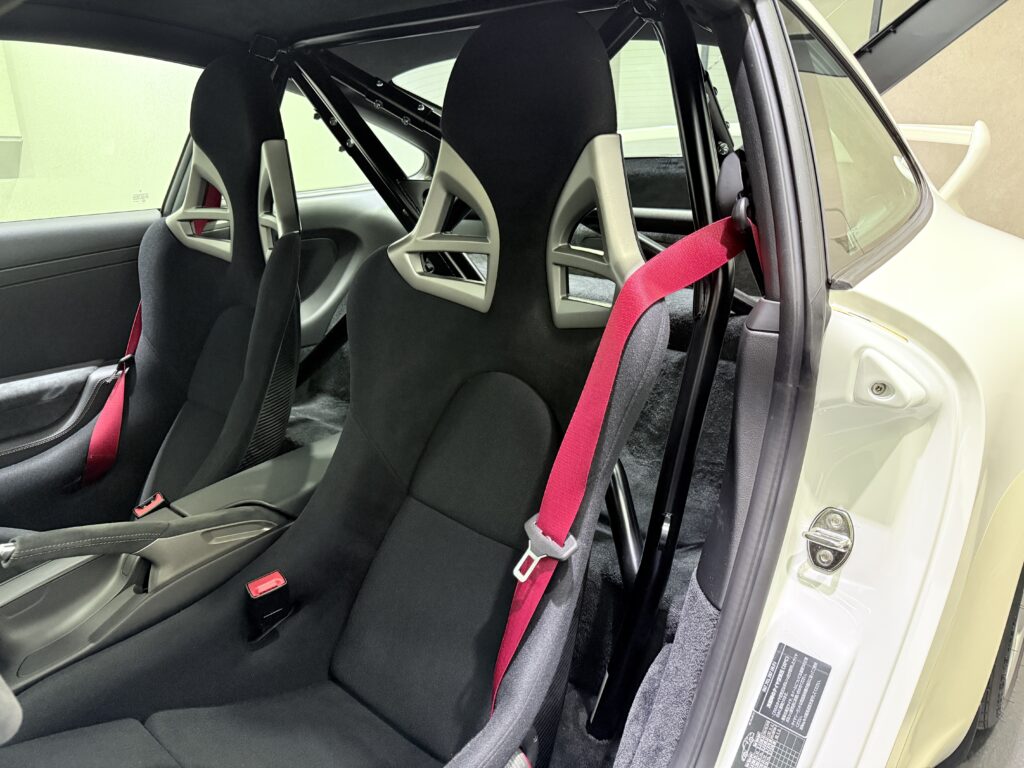 販売車に、走行距離：3,880km！ ＜ 2007年式 ポルシェ 997 GT3 ＞ が追加されました。