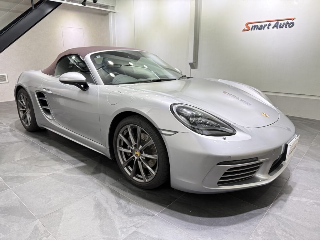 GTシルバーメタリックの ＜ 2018年式 ポルシェ 718 ボクスター ＞ が入ってきました。