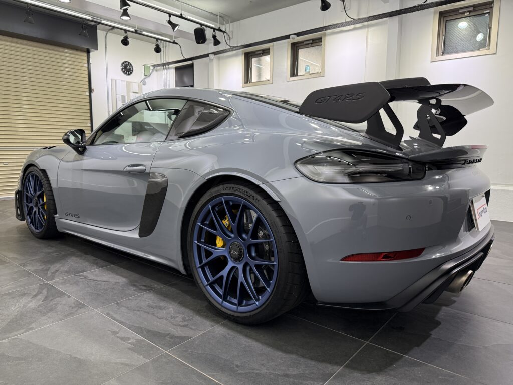 ヴァイザッハPKG.、走行距離：4,675km！ ＜ 2023年式 ポルシェ 718ケイマン GT4RS ＞ が販売車に追加されました。